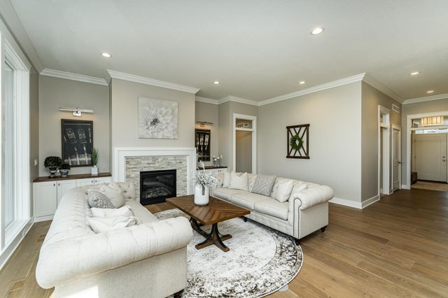 2608 Bentley Drive SW, Rochester, MN 55902