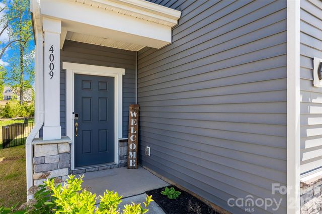 4009 Woodland View Drive, Charlotte, NC 28215