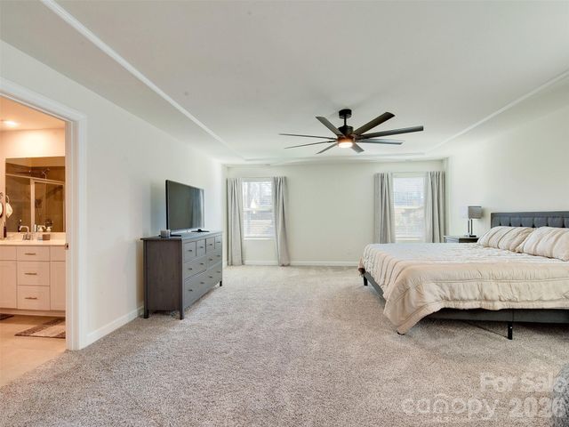 4009 Woodland View Drive, Charlotte, NC 28215