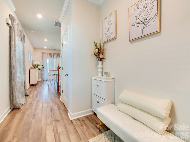 4009 Woodland View Drive, Charlotte, NC 28215