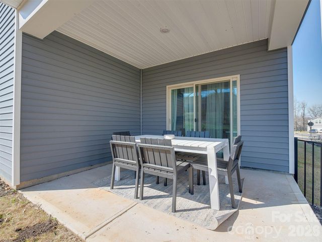 4009 Woodland View Drive, Charlotte, NC 28215