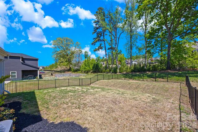 4009 Woodland View Drive, Charlotte, NC 28215