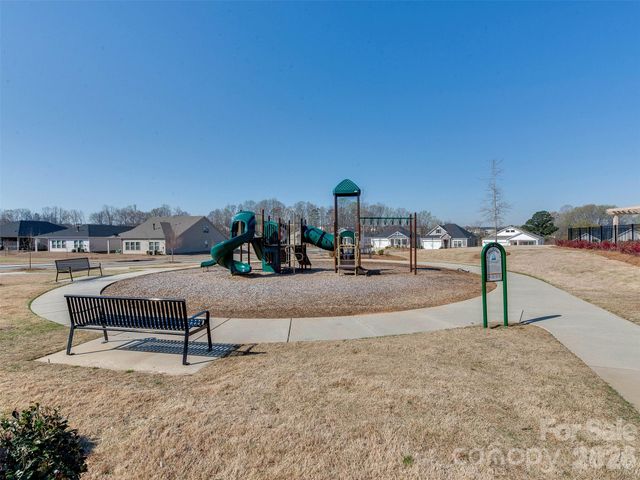 4009 Woodland View Drive, Charlotte, NC 28215