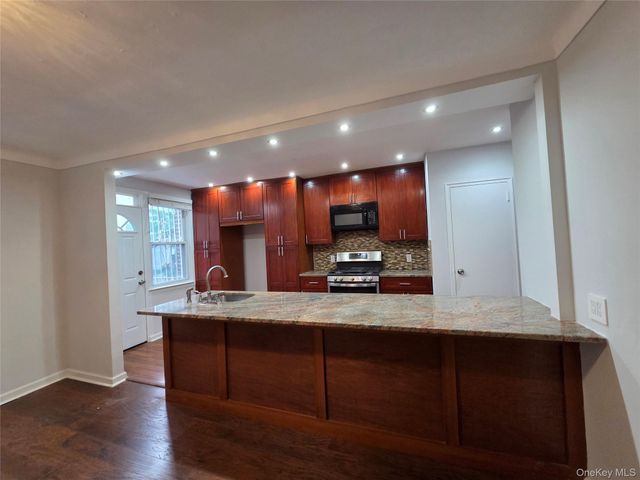 2129 Muliner Avenue, Bronx, NY 10462