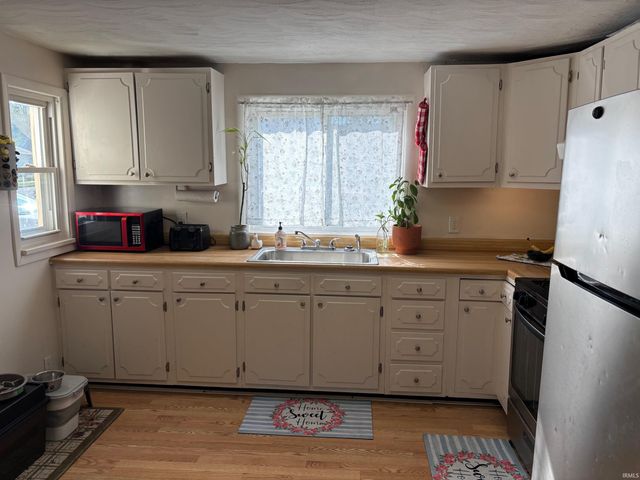 134 W Battell Street, Mishawaka, IN 46545