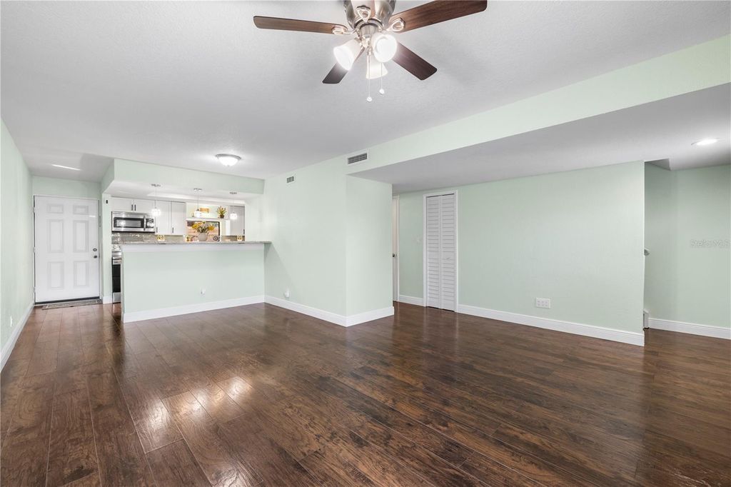 Image 12 of property listing at 8606 PALM LANE, Temple Terrace, FL 33637