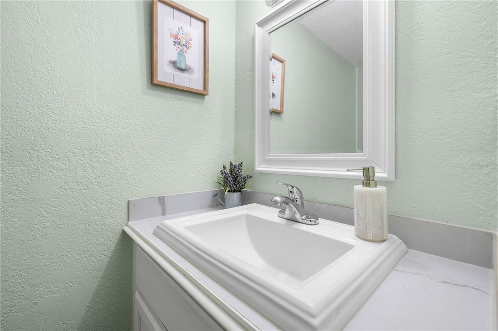 Image 22 of property listing at 8606 PALM LANE, Temple Terrace, FL 33637