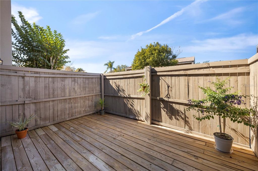 Image 4 of property listing at 8606 PALM LANE, Temple Terrace, FL 33637