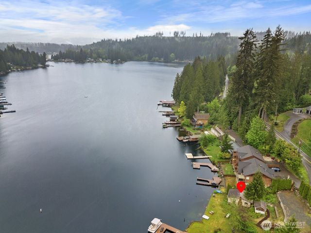 2702 Middle Shore Road, Snohomish, WA 98296