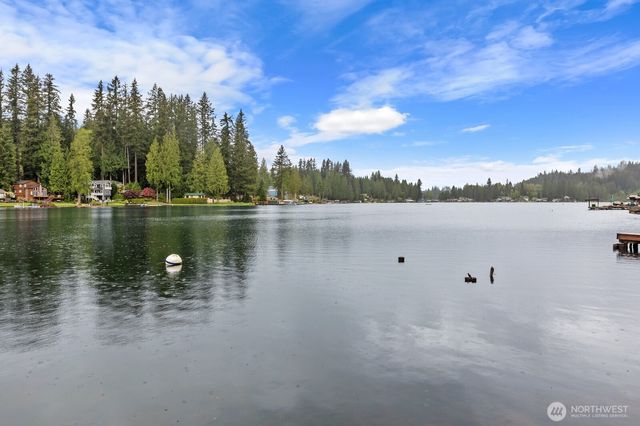 2702 Middle Shore Road, Snohomish, WA 98296