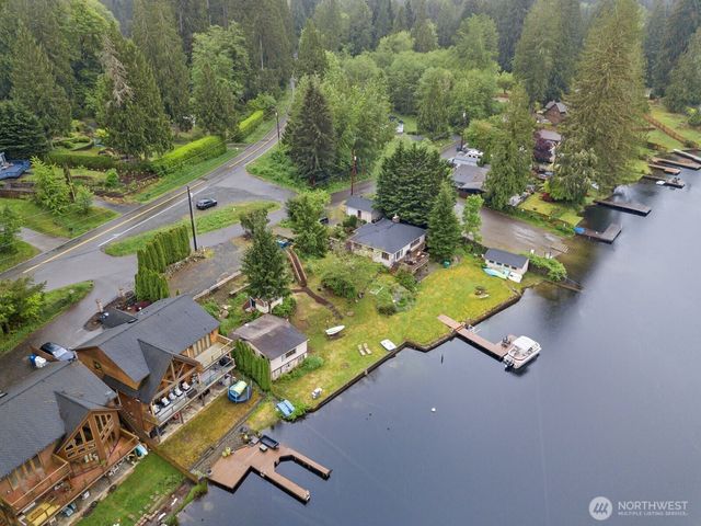 2702 Middle Shore Road, Snohomish, WA 98296