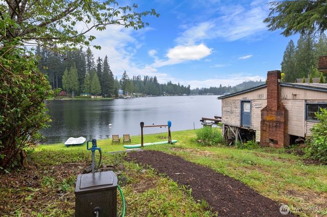 2702 Middle Shore Road, Snohomish, WA 98296