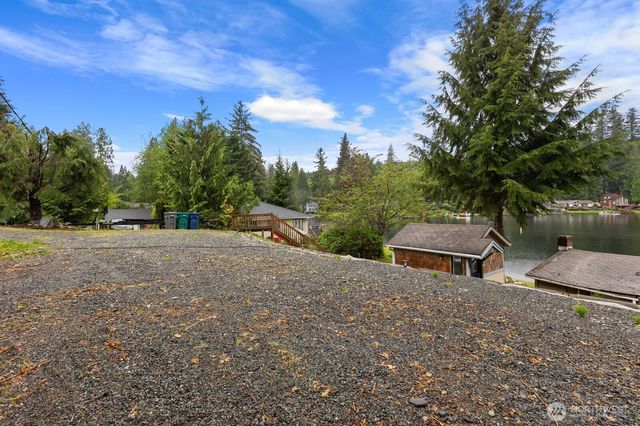2702 Middle Shore Road, Snohomish, WA 98296