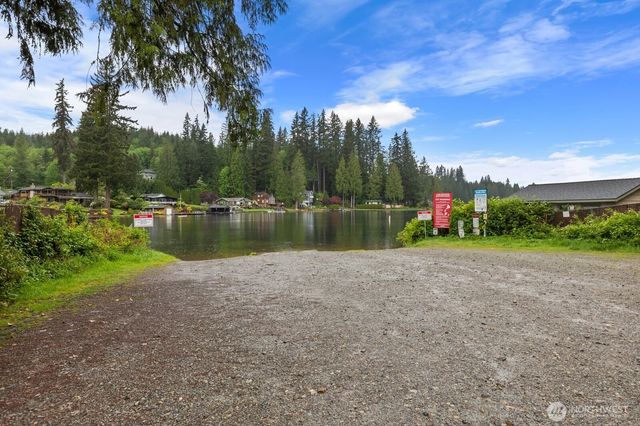 2702 Middle Shore Road, Snohomish, WA 98296
