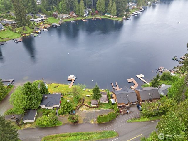 2702 Middle Shore Road, Snohomish, WA 98296