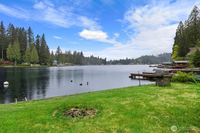 2702 Middle Shore Road, Snohomish, WA 98296