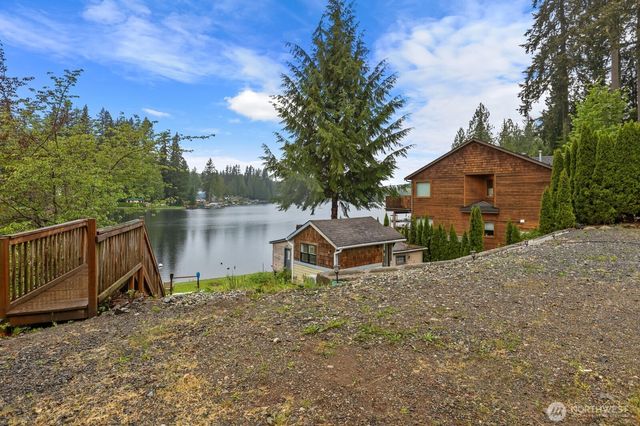 2702 Middle Shore Road, Snohomish, WA 98296