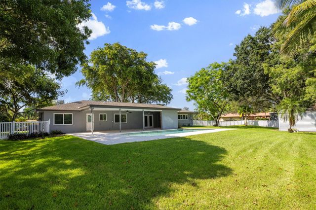 4000 109th Ave, Davie, FL 33328