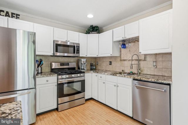 623 BARTON RUN BLVD, Marlton, NJ 08053