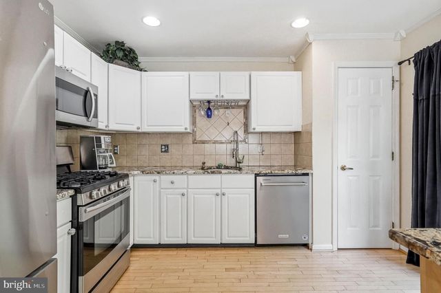 623 BARTON RUN BLVD, Marlton, NJ 08053