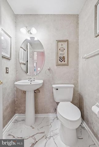 623 BARTON RUN BLVD, Marlton, NJ 08053