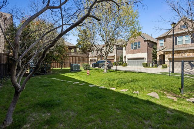 10589 Plumwood Parkway, Dallas, TX 75238