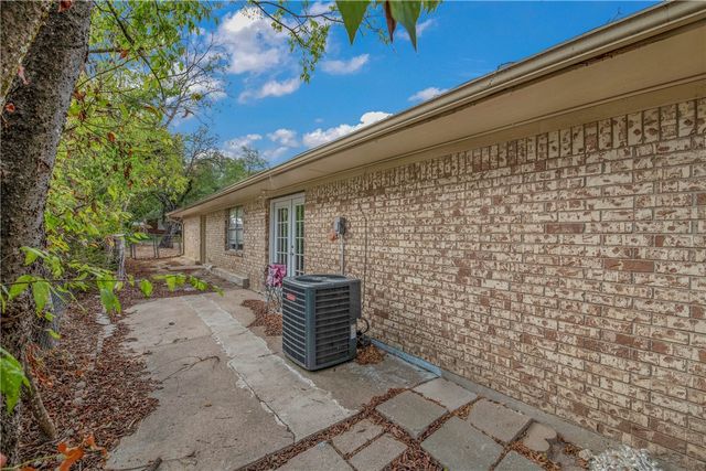 1313 Leacrest Drive, College Station, TX 77840
