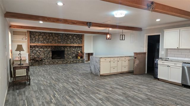 16812 N 97th East Avenue, Collinsville, OK 74021