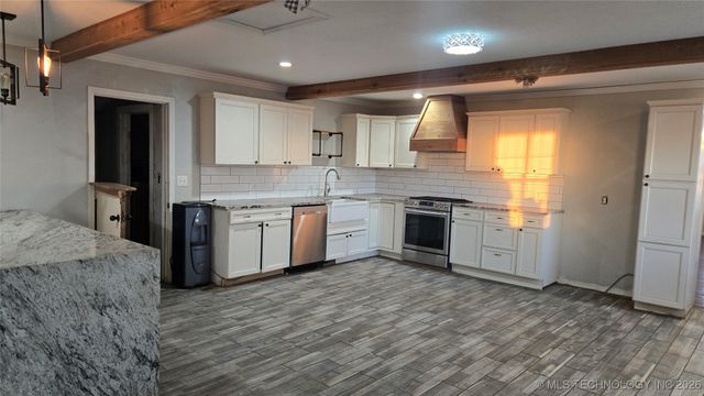 16812 N 97th East Avenue, Collinsville, OK 74021