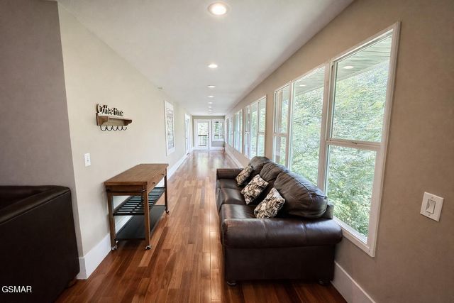 1463 Red Cedar Lane, Sevierville, TN 37876