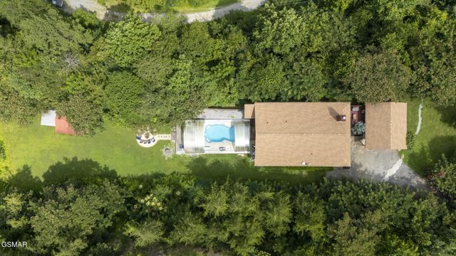 1463 Red Cedar Lane, Sevierville, TN 37876