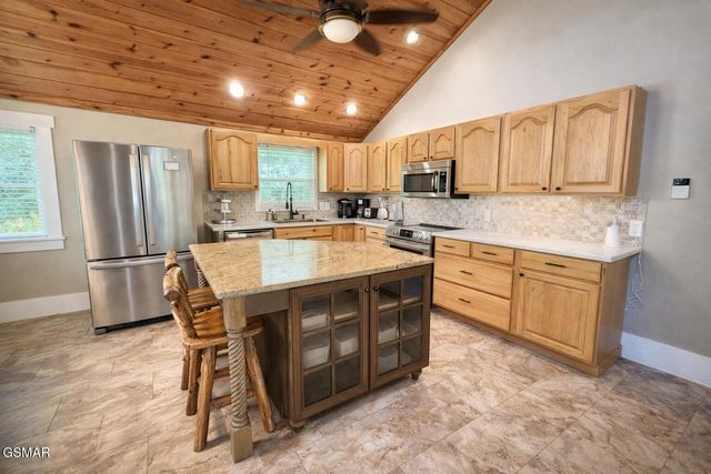 1463 Red Cedar Lane, Sevierville, TN 37876