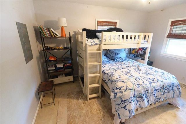 608 Sycamore Lane, Pittsburg, KS 66762