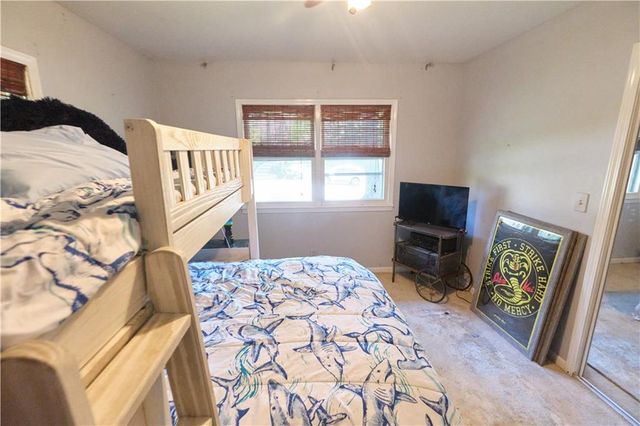 608 Sycamore Lane, Pittsburg, KS 66762