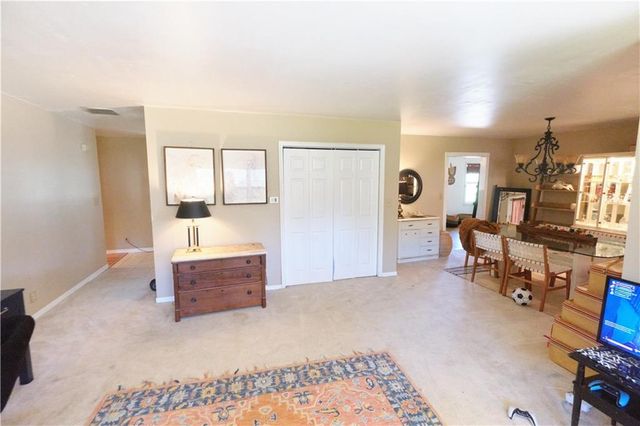 608 Sycamore Lane, Pittsburg, KS 66762