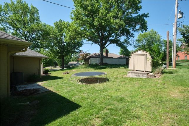 608 Sycamore Lane, Pittsburg, KS 66762