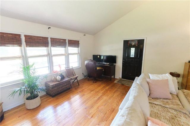 608 Sycamore Lane, Pittsburg, KS 66762