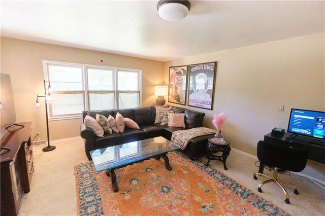 608 Sycamore Lane, Pittsburg, KS 66762