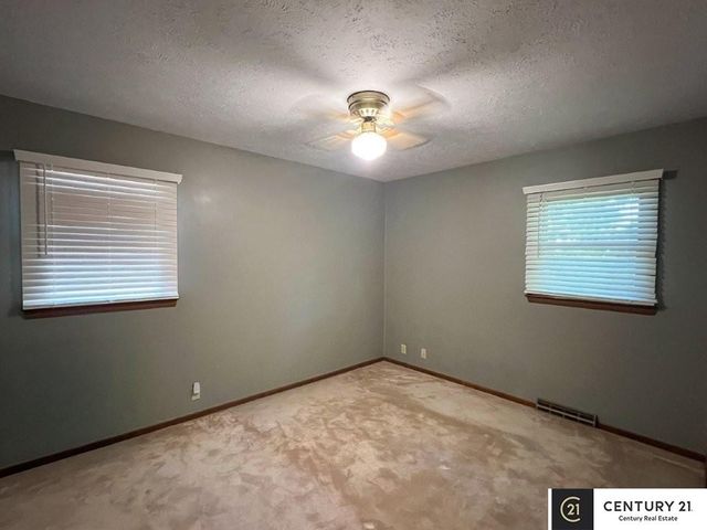 710 E Patton Street, Papillion, NE 68046