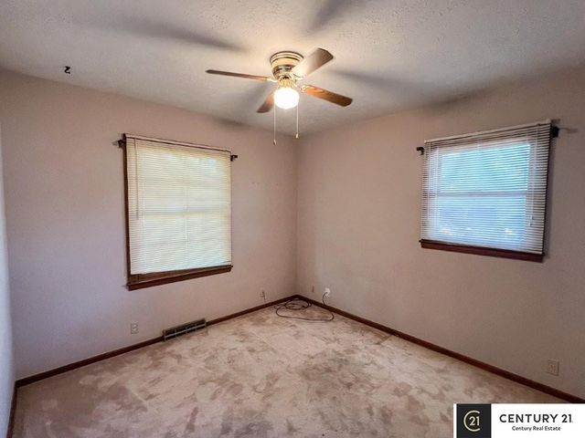 710 E Patton Street, Papillion, NE 68046