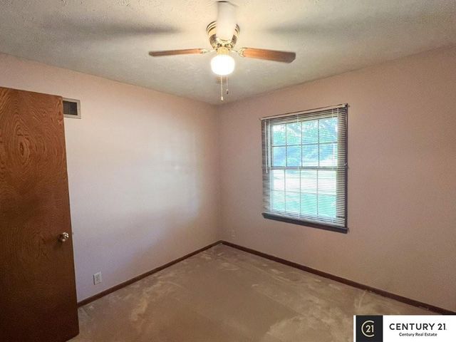 710 E Patton Street, Papillion, NE 68046