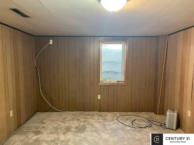 710 E Patton Street, Papillion, NE 68046