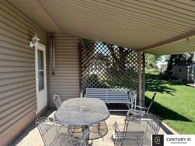 710 E Patton Street, Papillion, NE 68046
