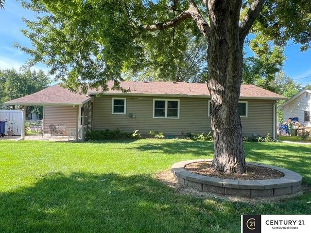 710 E Patton Street, Papillion, NE 68046