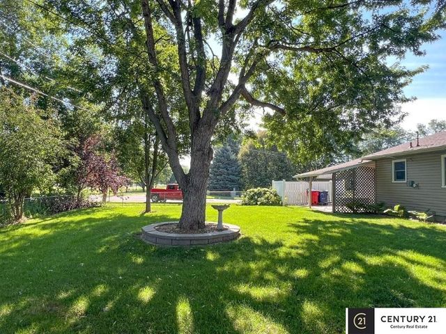 710 E Patton Street, Papillion, NE 68046