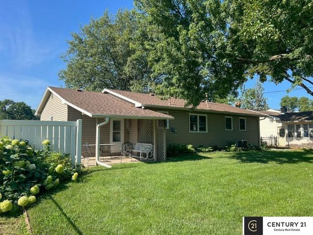 710 E Patton Street, Papillion, NE 68046