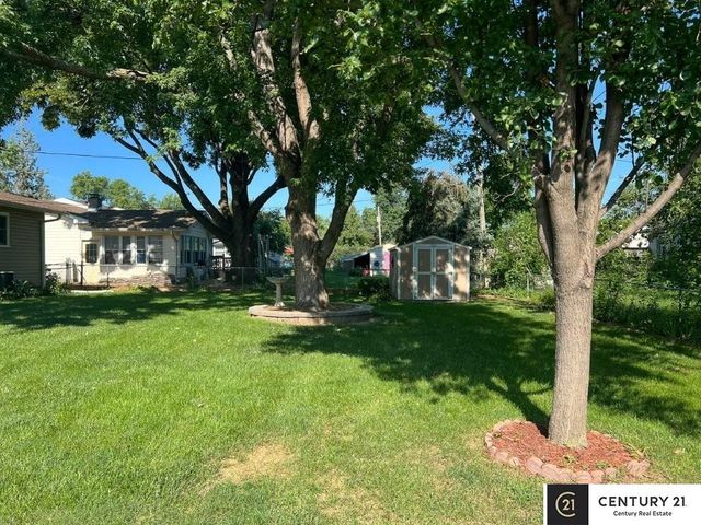 710 E Patton Street, Papillion, NE 68046