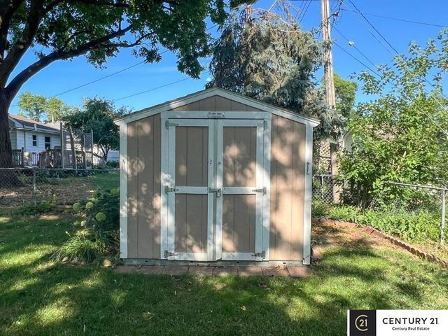 710 E Patton Street, Papillion, NE 68046