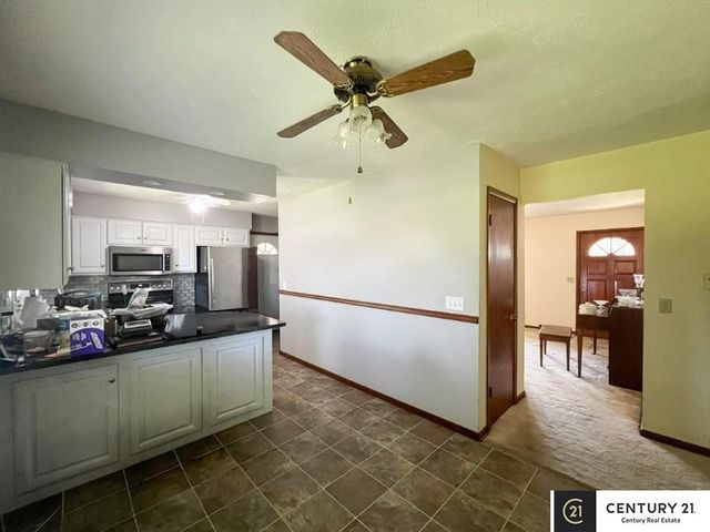 710 E Patton Street, Papillion, NE 68046