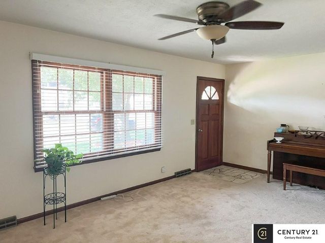 710 E Patton Street, Papillion, NE 68046